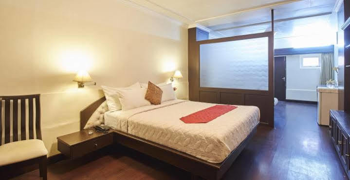 Juhu Hotel Мумбаї Екстер'єр фото
