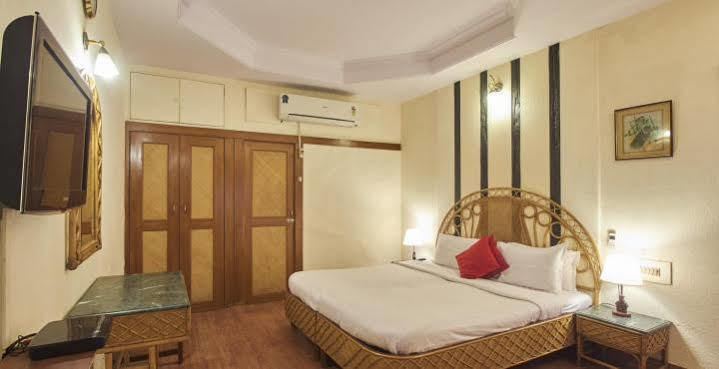 Juhu Hotel Мумбаї Екстер'єр фото